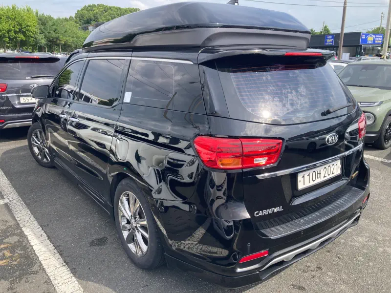 Kia Carnival