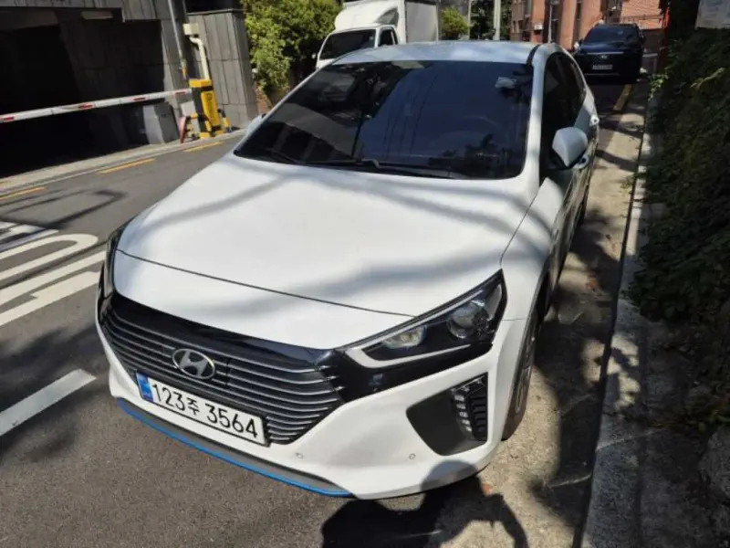 Hyundai Ioniq