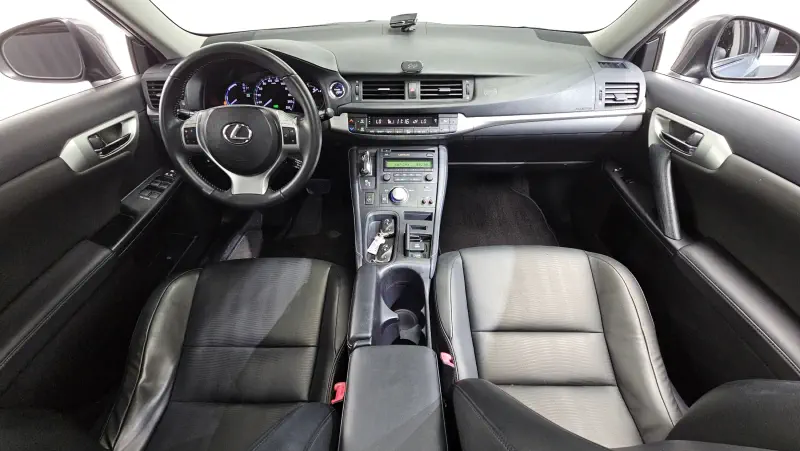 Lexus CT200h
