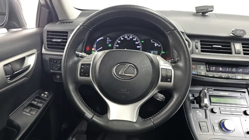 Lexus CT200h