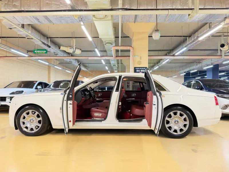Rolls-Royce GHOST