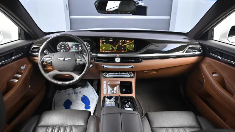 Genesis G90