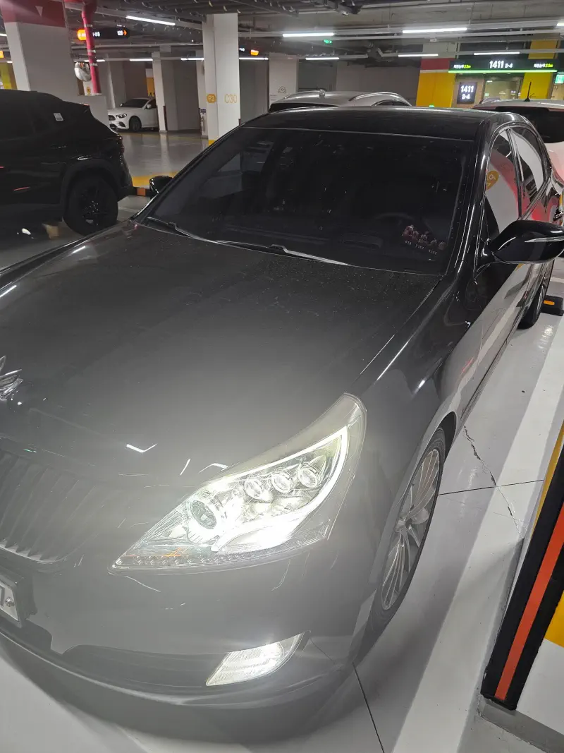 Hyundai Equus