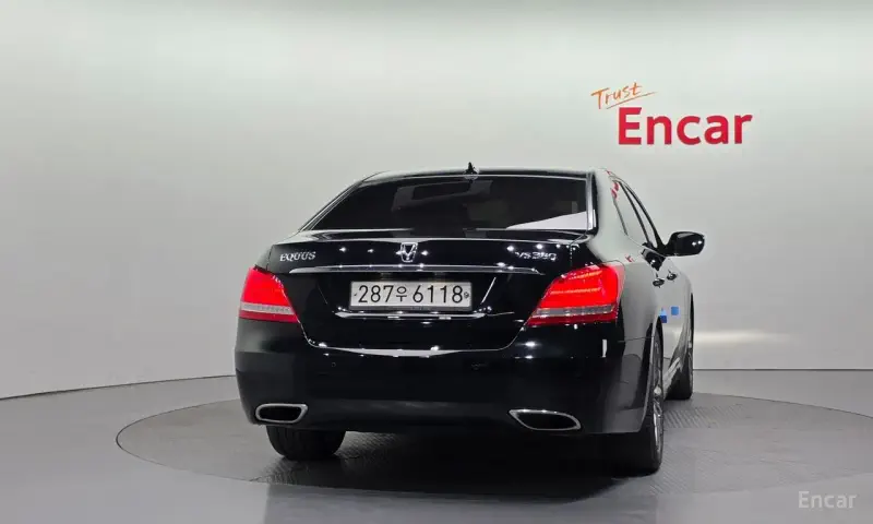 Hyundai Equus