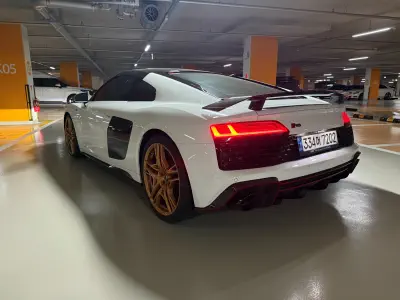 Audi R8