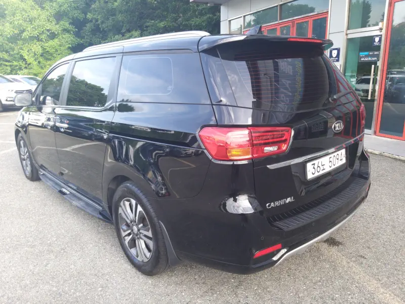 Kia Carnival
