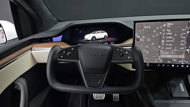 Tesla MODEL X