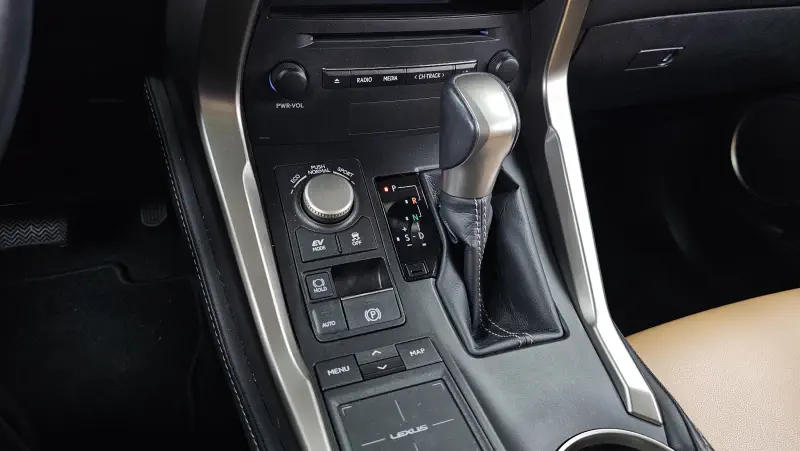 Lexus NX300h