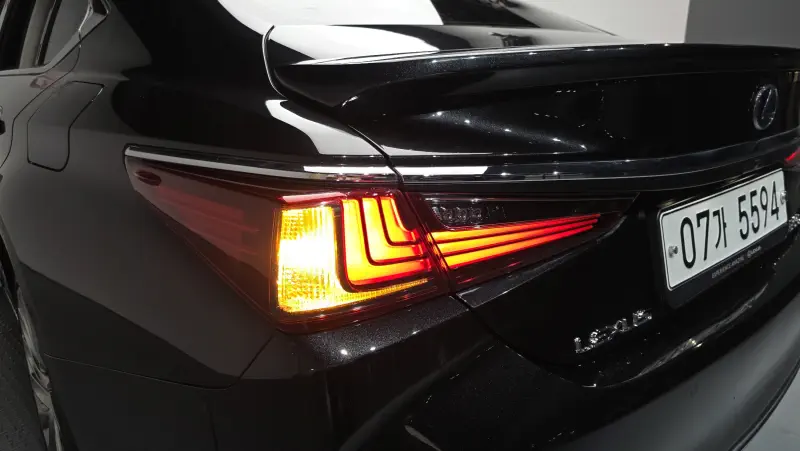 Lexus ES300h