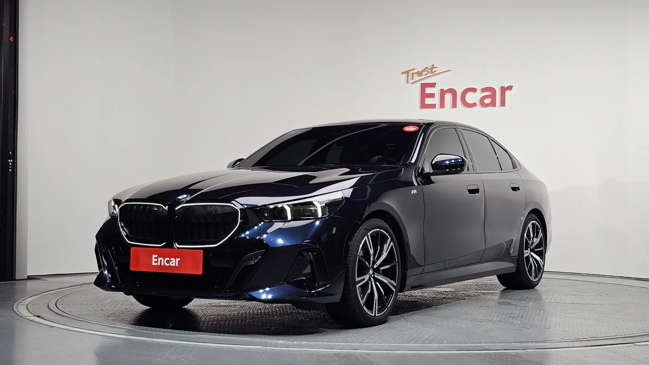 BMW 5-Series 2024