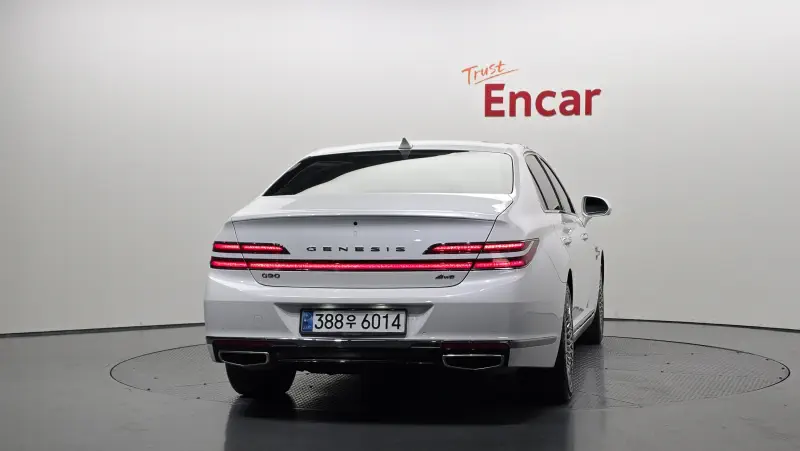 Genesis G90
