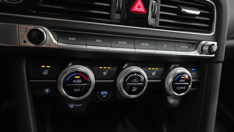 Genesis G70
