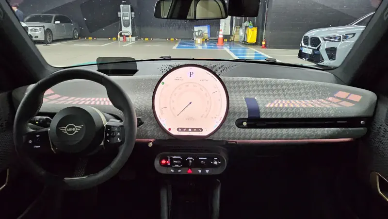 Mini Hatch