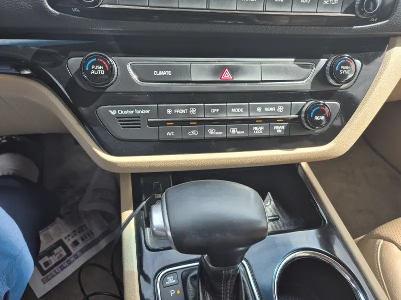 Kia Carnival
