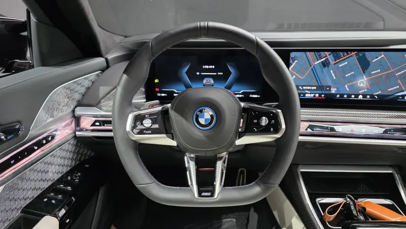 BMW i7