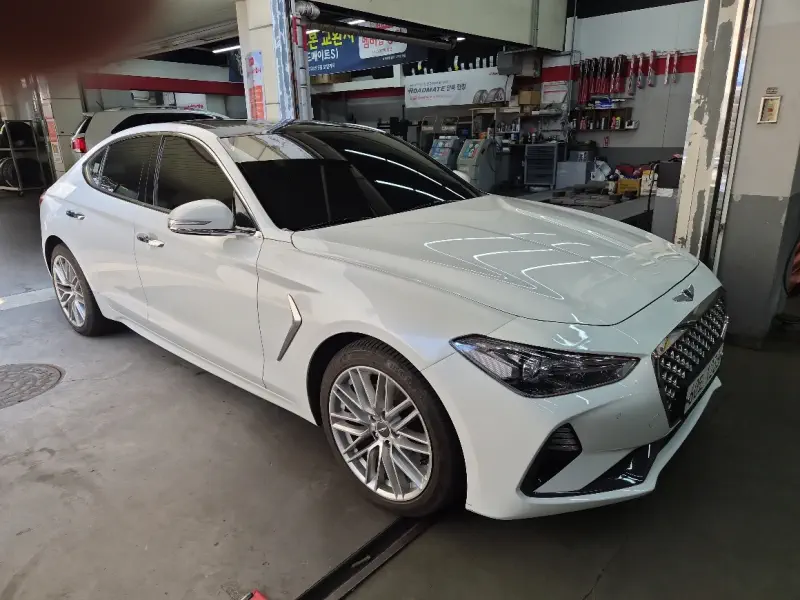 Genesis G70