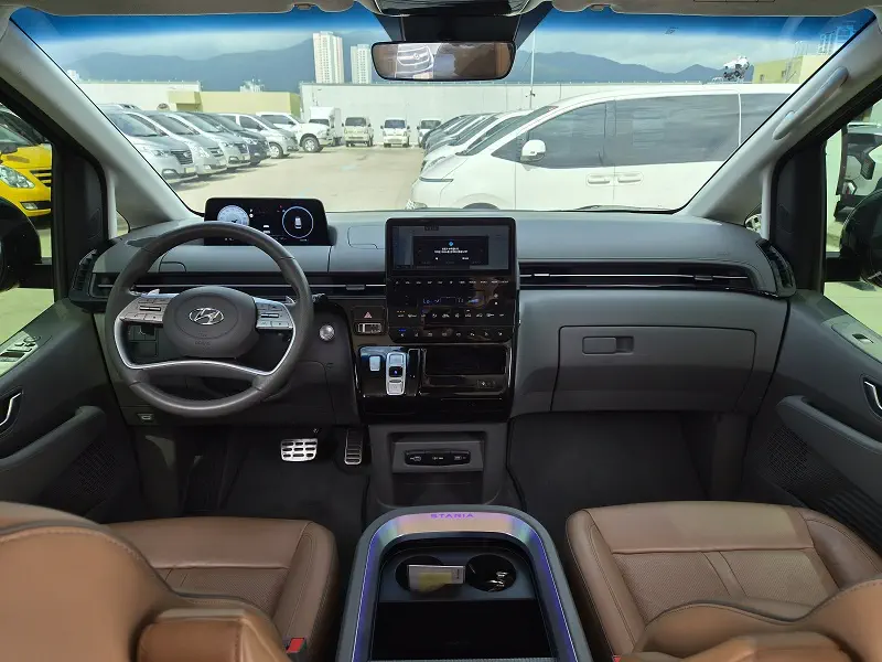 Hyundai Staria