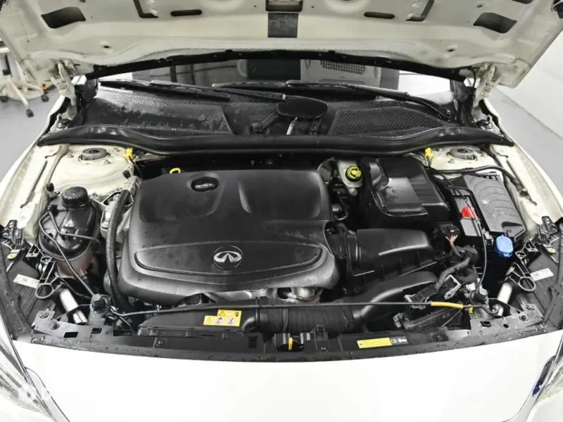 Infiniti Q30