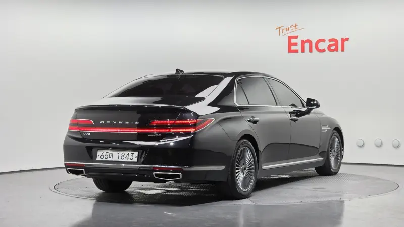 Genesis G90