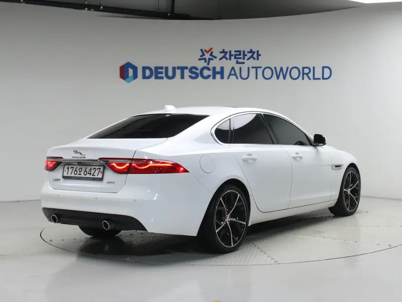 Jaguar XF