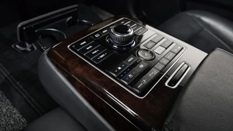Hyundai Equus