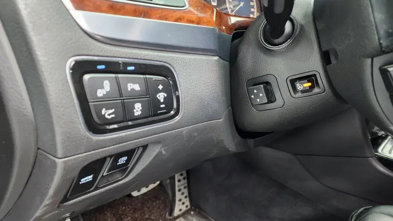 Hyundai Equus
