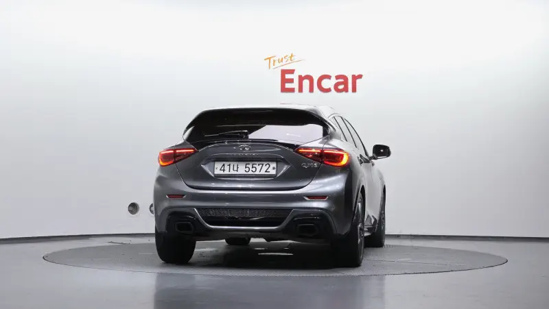 Infiniti Q30