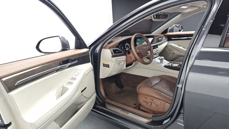 Genesis G90