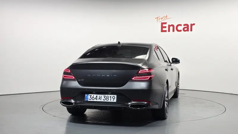 Genesis G70
