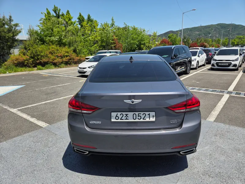 Hyundai Genesis