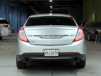 Lincoln MKS