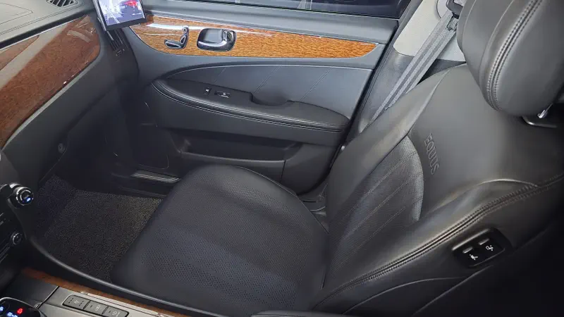 Hyundai Equus