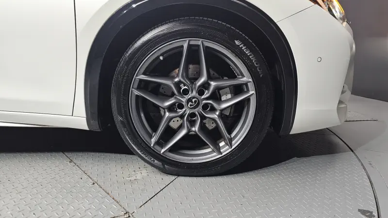 Infiniti Q30