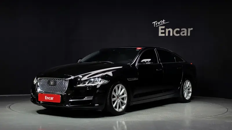 Jaguar XJ