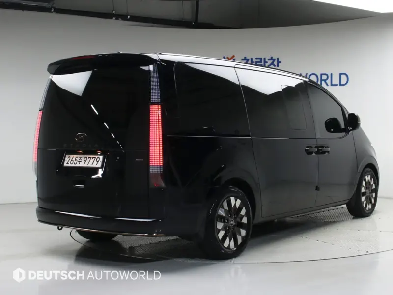 Hyundai Staria