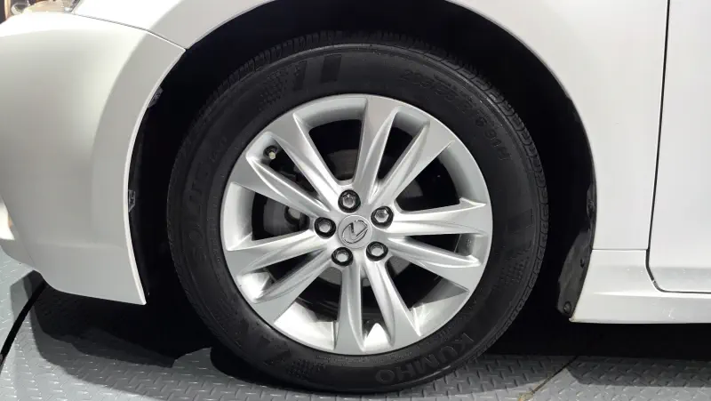 Lexus CT200h