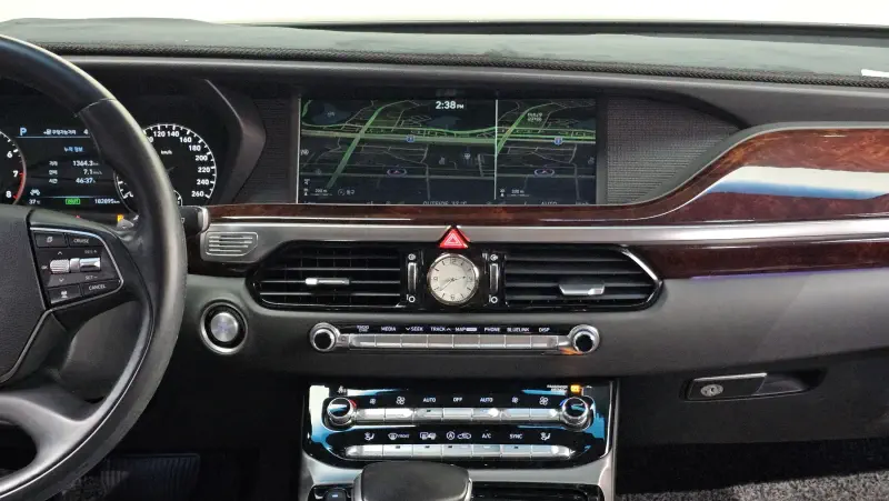 Genesis EQ900