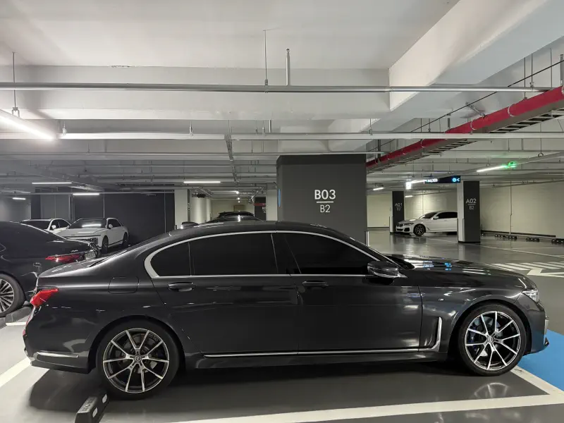 BMW 7-Series