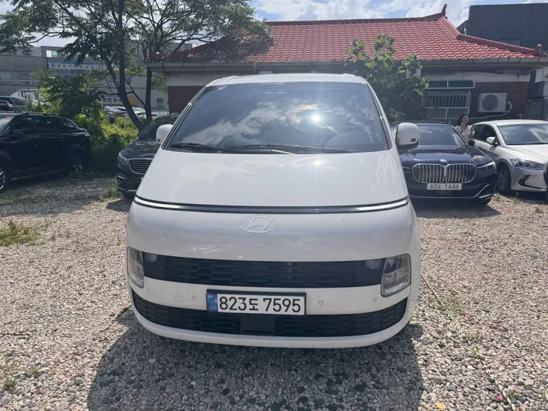 Hyundai Staria