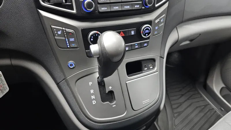 Hyundai Grand Starex