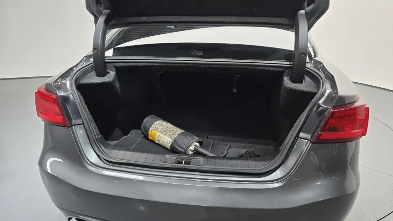 Nissan MAXIMA