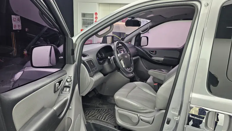 Hyundai Grand Starex
