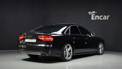 Audi S8