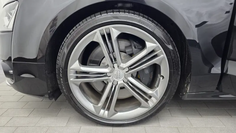 Audi S8
