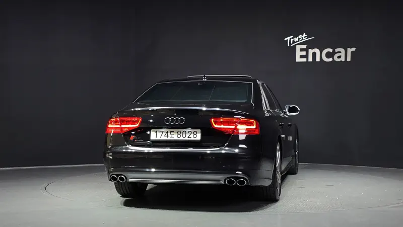 Audi S8