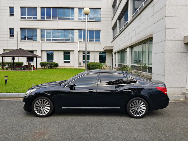 Hyundai Equus
