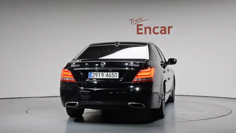Hyundai Equus