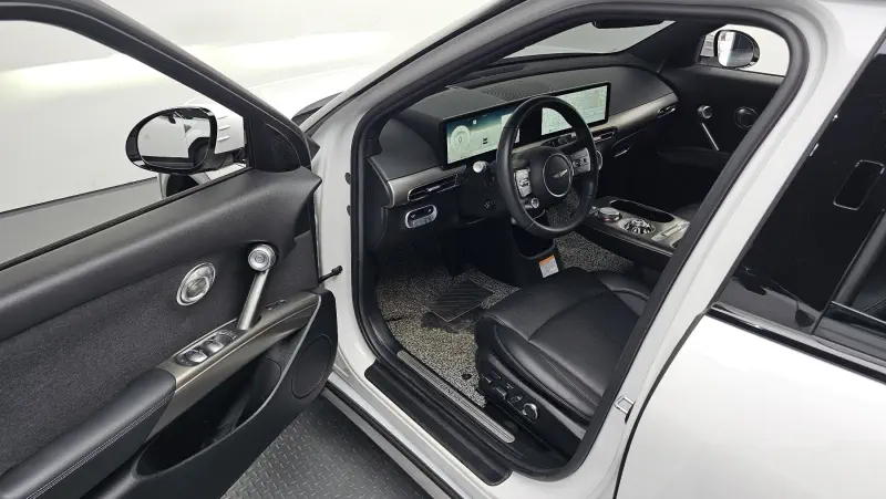 Genesis GV60
