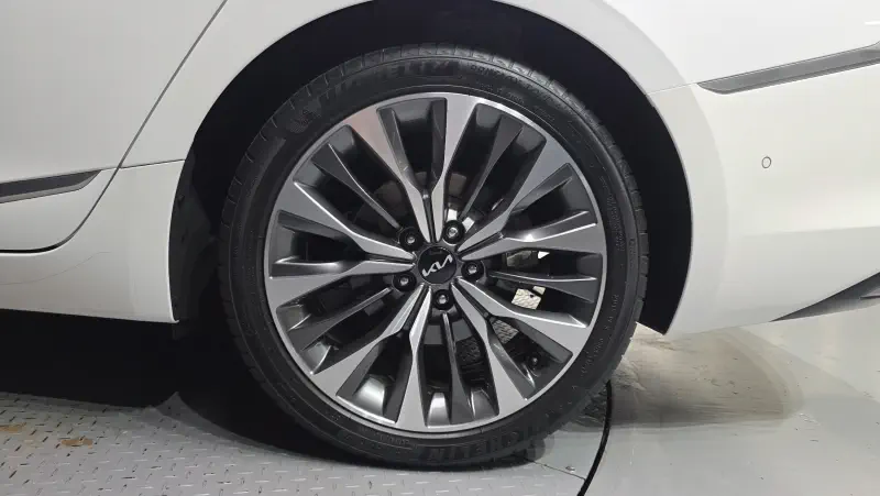 Kia K8