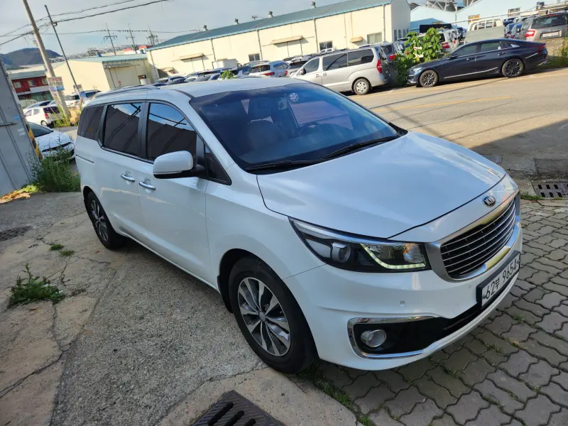 Kia Carnival